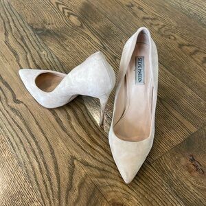 STEVE MADDEN CREAM SUEDE HEELS